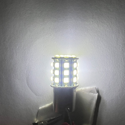Longue durée des signaux de virage LED blancs pour les voitures 12V corps en alliage d'aluminium blanc jaune rouge 3030 33SMD